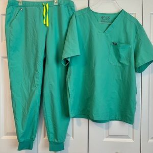 Figs Zamora jogger scrub set 💚